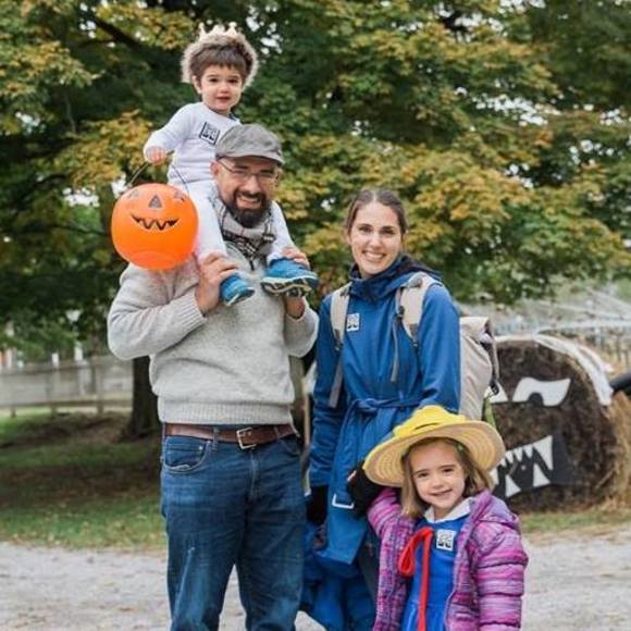 Meet your Posher, Eliza - Picture 1 of 1